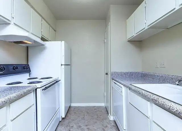 Property at Imperial Landing Apartments - 16001 Cotillion Dr, Houston, TX, 77060, 1 bed, 1 bath, [object Object]