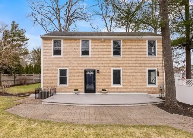 Property at 8 Winthrop Ave, Duxbury, MA, 02332, 4 beds, 2 baths, [object Object]