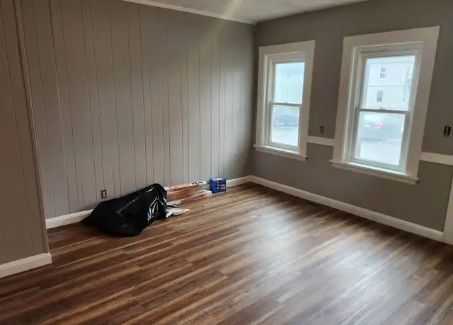 Property at 121 Grant St Unit A, Framingham, MA, 01702, 1 bed, 1 bath, [object Object]