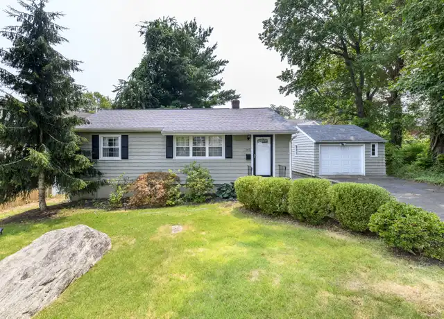 Property at 165 Warsaw St, Fairfield, CT, 06825, 3 beds, 2 baths, [object Object]
