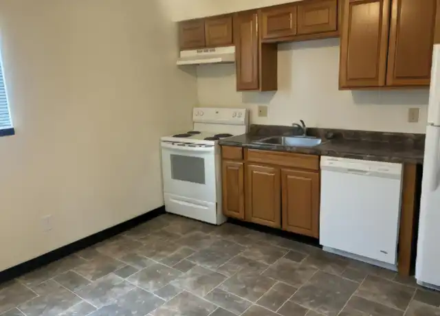 Property at 5016 1st Ave NW #6, Cedar Rapids, IA, 52405, 2 beds, 1 bath, [object Object]