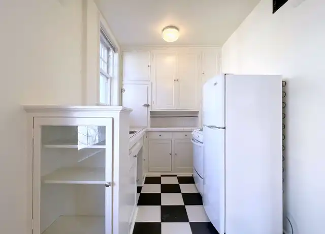 Property at 1949 NW Everett St, Portland, OR, 97209, 0 beds, 1 bath, [object Object]