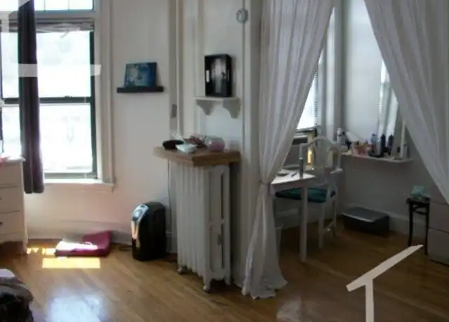 Property at 1912 Beacon St, Brighton, MA, 02135, 5 beds, 2 baths, [object Object]