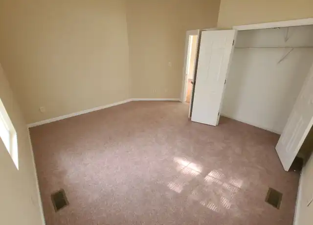 Property at 624 Delaware Ave, Burlington, NC, 27217, 4 beds, 1 bath, [object Object]