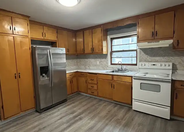 Property at 44 Otis St Unit A2, Hartford, CT, 06114, 2 beds, 1 bath, [object Object]
