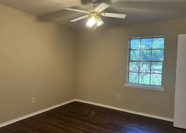 Property at 130 N Eberle St, Waskom, TX, 75692, 3 beds, 2 baths, [object Object]