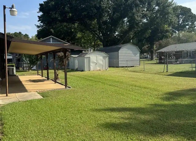 Property at 130 N Eberle St, Waskom, TX, 75692, 3 beds, 2 baths, [object Object]