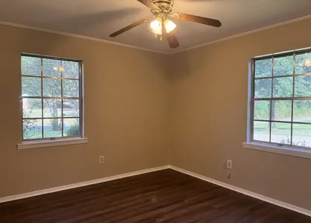 Property at 130 N Eberle St, Waskom, TX, 75692, 3 beds, 2 baths, [object Object]