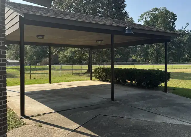 Property at 130 N Eberle St, Waskom, TX, 75692, 3 beds, 2 baths, [object Object]