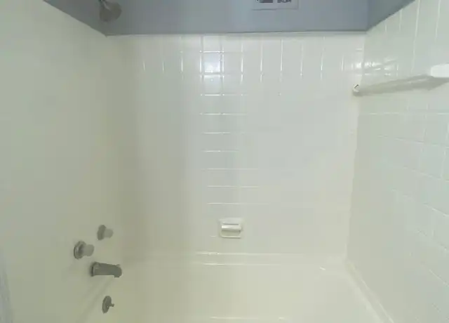 Property at 2860 Van Aken Blvd Unit 109, Cleveland, OH, 44120, 1 bed, 1 bath, [object Object]