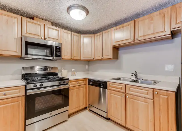 Photo of 7230 York Ave S, Minneapolis, MN 55435