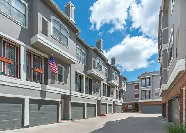 Property at 1016 Hugo St Unit 283, Dallas, TX, 75204, 2 beds, 2 baths, [object Object]