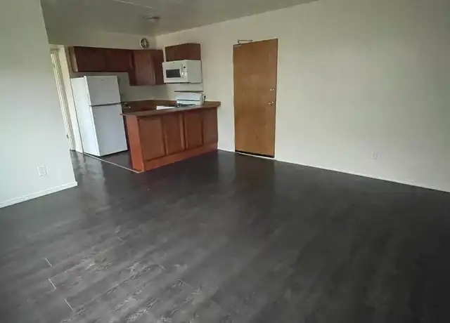 Property at 2560 Harrison Ave Unit 4, Cincinnati, OH, 45211, 1 bed, 1 bath, [object Object]