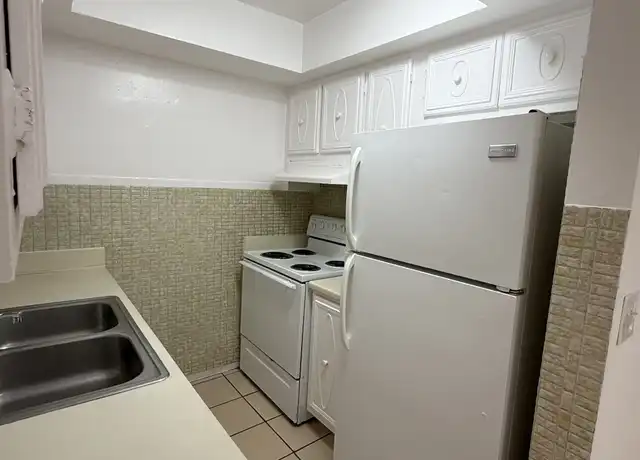 Property at 2500 NW 9th Ave Unit 108, Wilton Manors, FL, 33311, 1 bed, 1 bath, [object Object]
