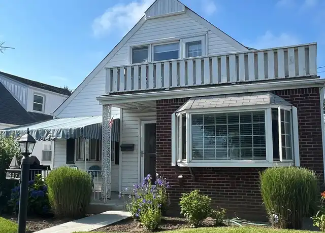 Property at 437 W Park Ave, Long Beach, NY, 11561, 1 bed, 1 bath, [object Object]