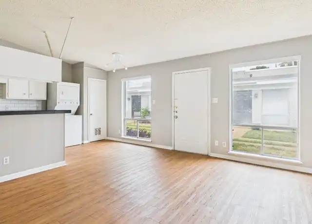 Property at 616 W 51st St Unit 104, Austin, TX, 78751, 2 beds, 1 bath, [object Object]