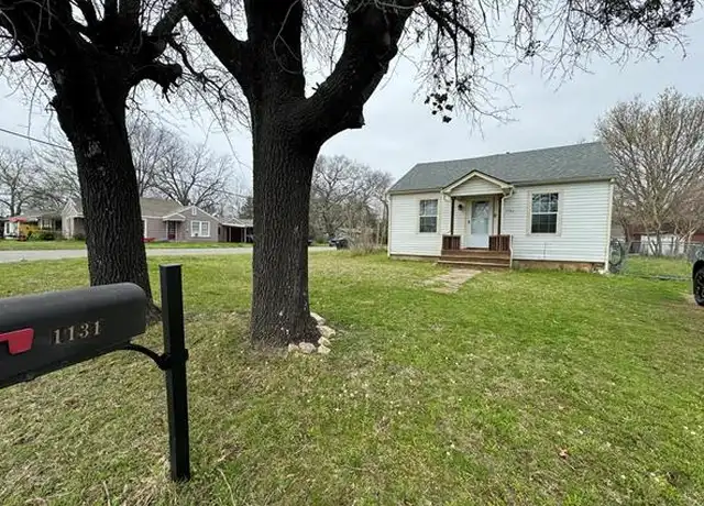 Property at 1131 W Munson St, Denison, TX, 75020, 3 beds, 2 baths, [object Object]