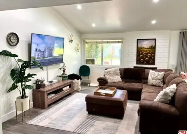 Property at 20542 Aetna St, Woodland Hills, CA, 91367, 3 beds, 2 baths, [object Object]