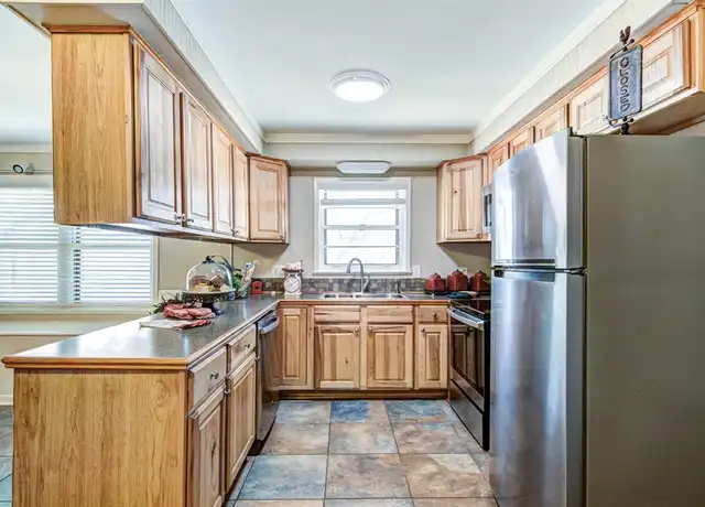 Property at 500 Kessler Blvd, Sherman, TX, 75092, 3 beds, 2 baths, [object Object]