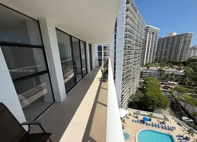Property at 3701 N Country Club Dr #1504, Aventura, FL, 33180, 2 beds, 2 baths, [object Object]