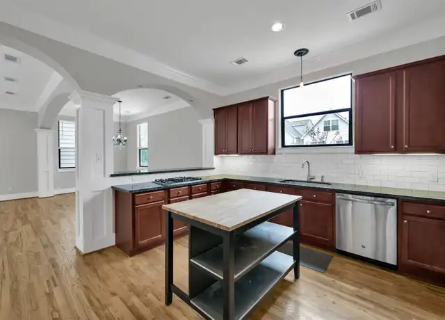 Property at 910 W 20th St, Houston, TX, 77008, 3 beds, 3.5 baths, [object Object]