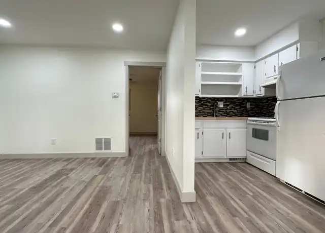 Property at 326 W Kenwood Dr Apt 01, Bloomington, IN, 47404, 1 bed, 1 bath, [object Object]