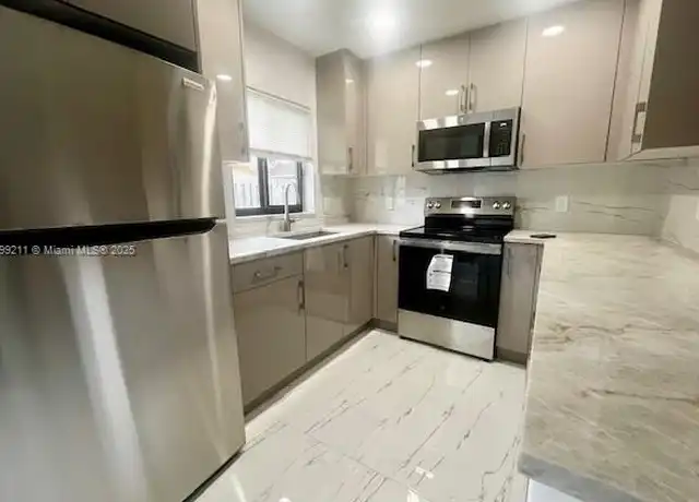 Property at 4040 NW 31st Ter Unit 4, Lauderdale Lakes, FL, 33309, 2 beds, 1 bath, [object Object]