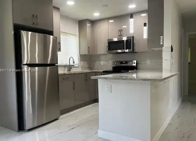 Property at 4040 NW 31st Ter Unit 4, Lauderdale Lakes, FL, 33309, 2 beds, 1 bath, [object Object]