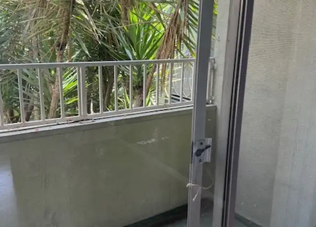 Property at 725 N Sycamore Ave, Los Angeles, CA, 90038, 1 bed, 1 bath, [object Object]