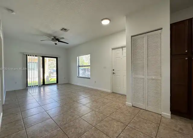 Property at 1025 NE 10th Ave #3, Fort Lauderdale, FL, 33304, 2 beds, 1 bath, [object Object]