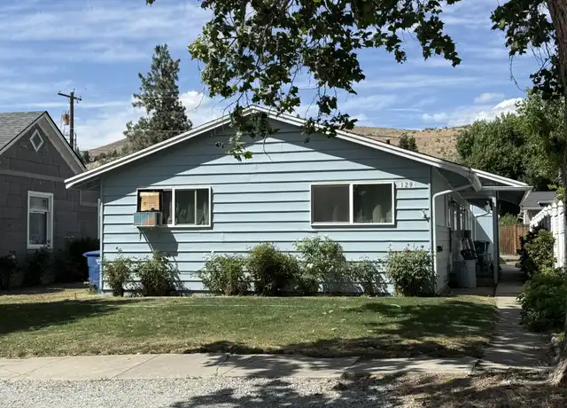 Property at 129 E Allen Ave Unit B, Chelan, WA, 98816, 2 beds, 1 bath, [object Object]