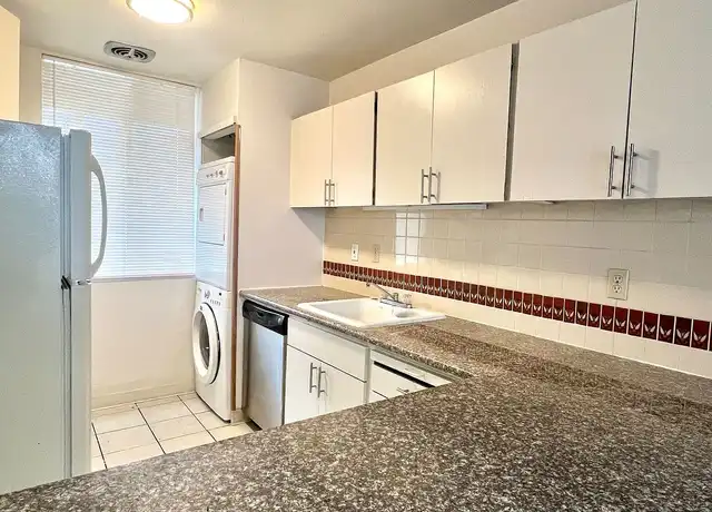 Property at GIORC01 - 3630 SE Cesar E Chavez Blvd, Portland, OR, 97202, 2 beds, 1 bath, [object Object]