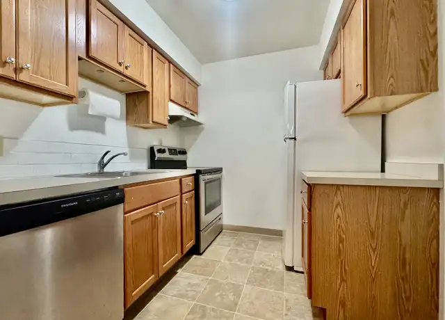 Property at 6605 Katahdin Dr Unit 10, Youngstown, OH, 44514, 2 beds, 1 bath, [object Object]