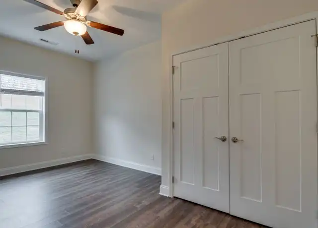 Property at 1678 McCleary Bend Rd, Sevierville, TN, 37876, 2 beds, 2 baths, [object Object]