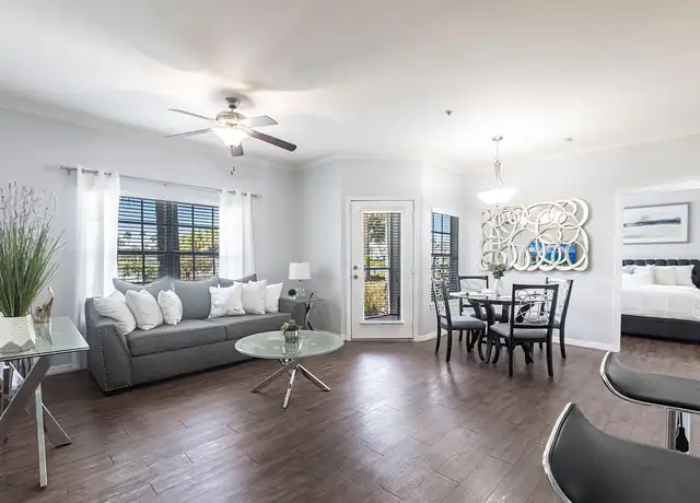 Photo of 1210 Westbury Pointe Dr, Brandon, FL 33511
