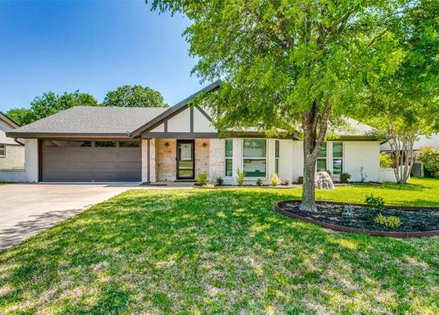Photo of 1043 Summerplace Ln, Southlake, TX 76092