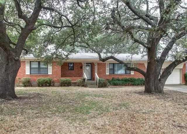 Property at 415 Degan Ave, Lewisville, TX, 75057, 3 beds, 2 baths, [object Object]