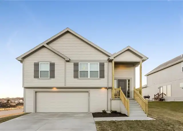 Property at 207 N Franklin St, Raymore, MO, 64083, 4 beds, 3 baths, [object Object]