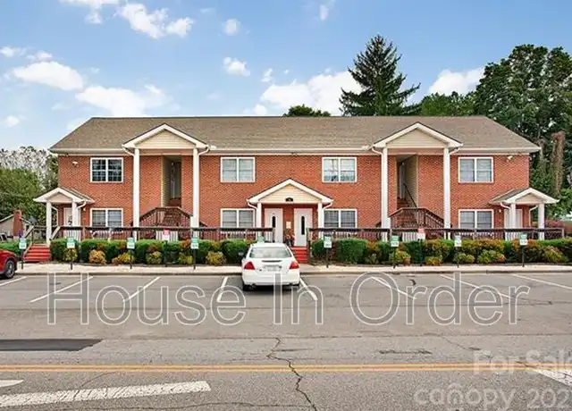 Property at 59 Mulberry St Unit 104, Clyde, NC, 28721, 2 beds, 1 bath, [object Object]