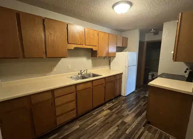 Property at 18 4th St Unit 3, Gaylord, MN, 55334, 1 bed, 1 bath, [object Object]