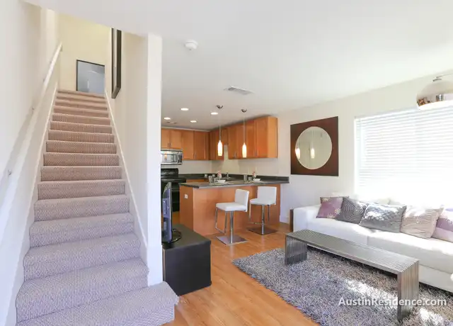 Property at 711 W 32nd St Unit 2BR, Austin, TX, 78705, 2 beds, 1.5 baths, [object Object]