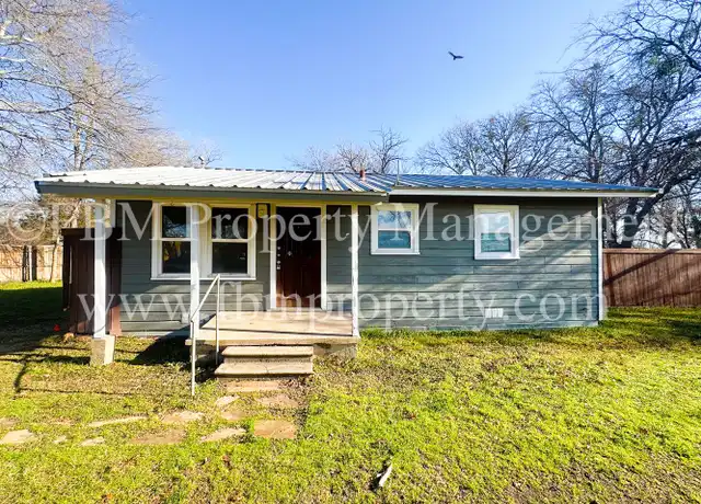 Property at 200 Dunlap, Italy, TX, 76651, 3 beds, 2 baths, [object Object]