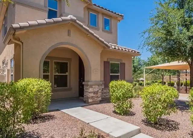 Property at 1061 S Hawk Ln, Gilbert, AZ, 85296, 3 beds, 2.5 baths, [object Object]