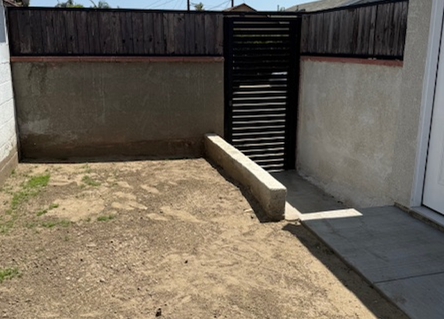 Photo of 4235 E Addington St, East Compton, CA 90221