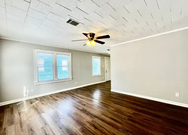 Property at 1410 Greenwood Ave, Hot Springs, AR, 71913, 2 beds, 1 bath, [object Object]