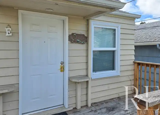 Property at 1215 Burwell St, Bremerton, WA, 98337, 1 bed, 1 bath, [object Object]