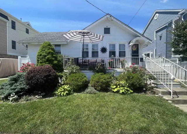 Property at 120 N Monroe Ave, Margate City, NJ, 08402, 2 beds, 1 bath, [object Object]