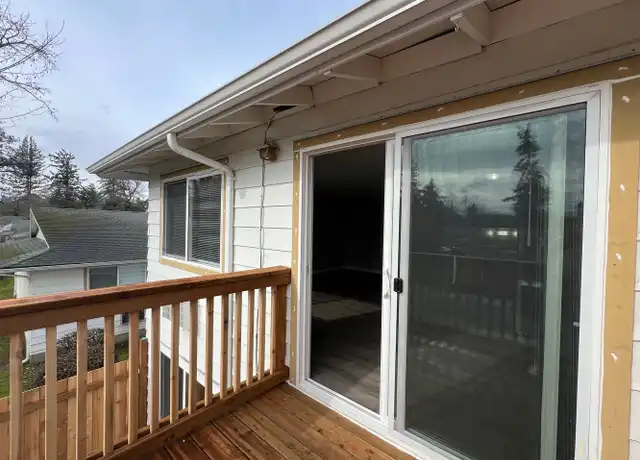 Property at 2135 SE 122nd Ave Unit 10, Portland, OR, 97233, 2 beds, 1 bath, [object Object]