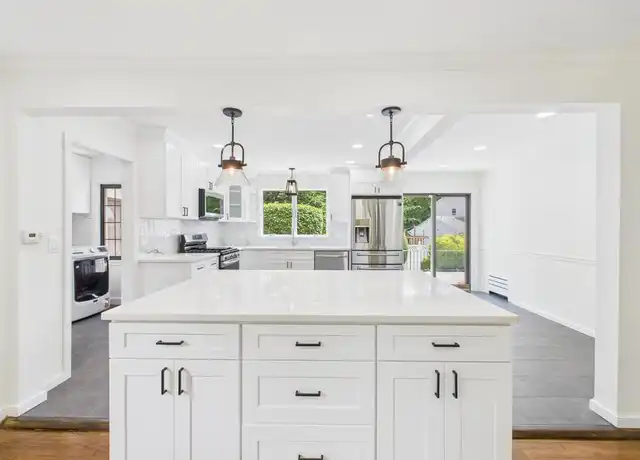 Property at 75 Lord Kitchener Rd, New Rochelle, NY, 10804, 4 beds, 4.5 baths, [object Object]