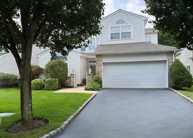 Property at 76 Hamlet Dr, Hauppauge, NY, 11788, 4 beds, 2.5 baths, [object Object]